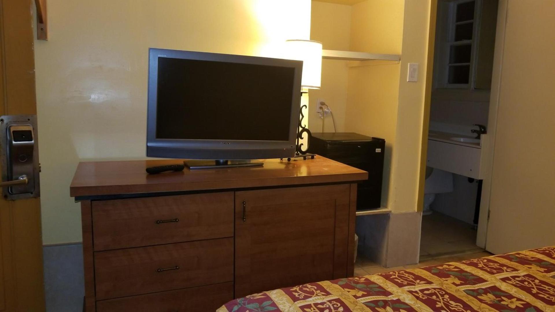 Luxury Inn photo 10