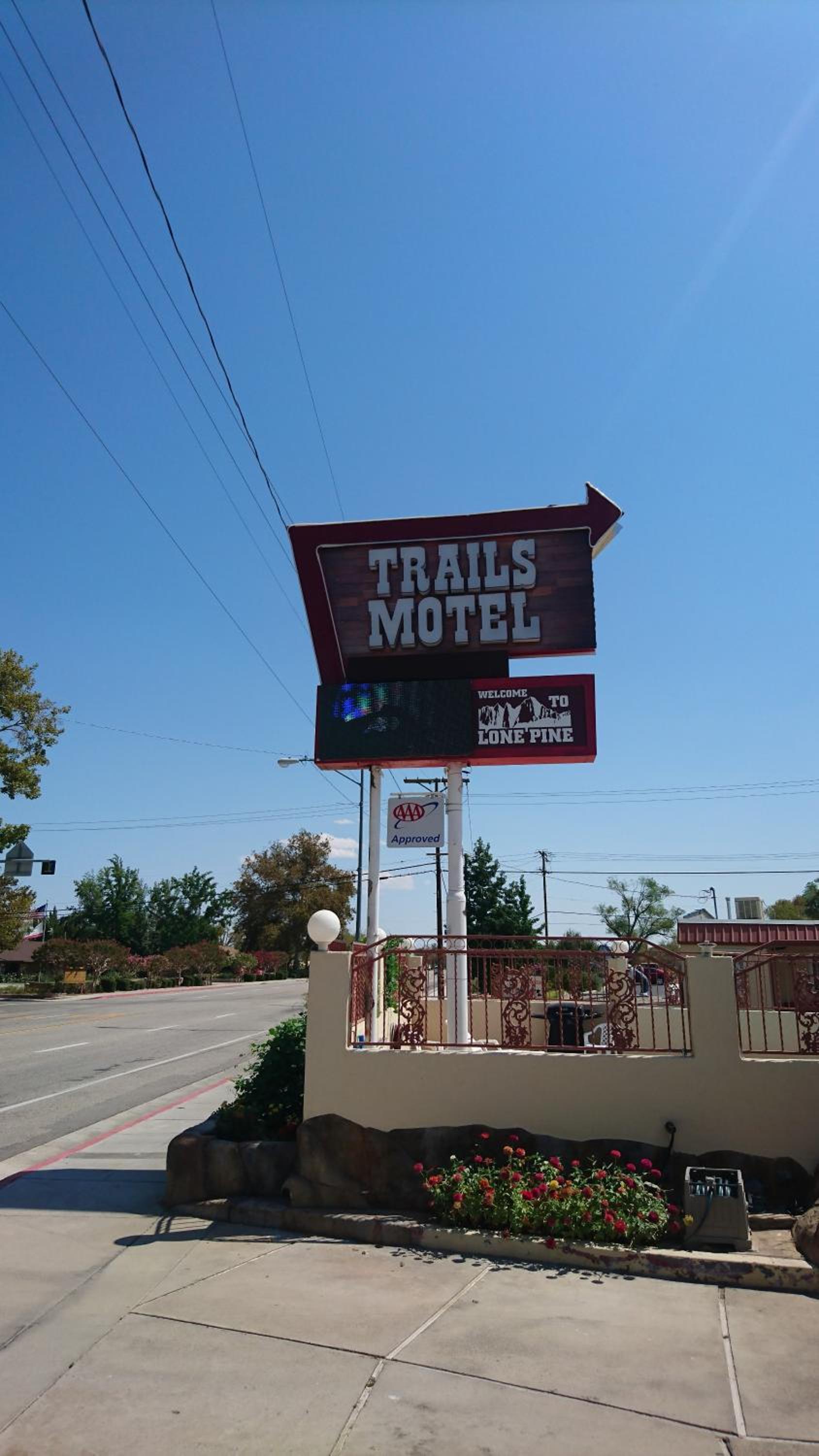 Trails Motel photo 11