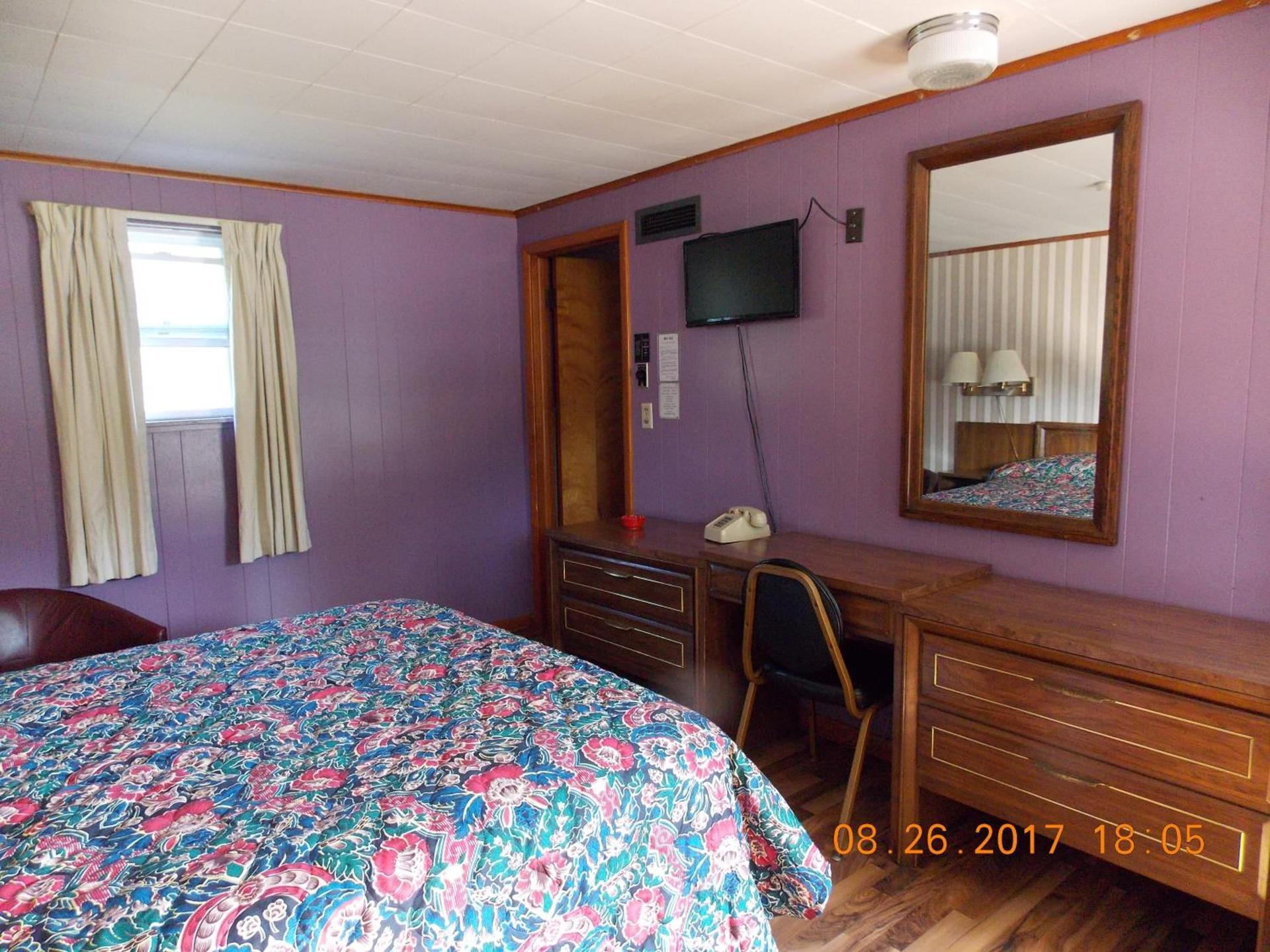Melody Motor Lodge photo 16
