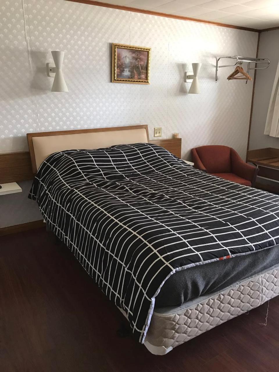Melody Motor Lodge photo 25