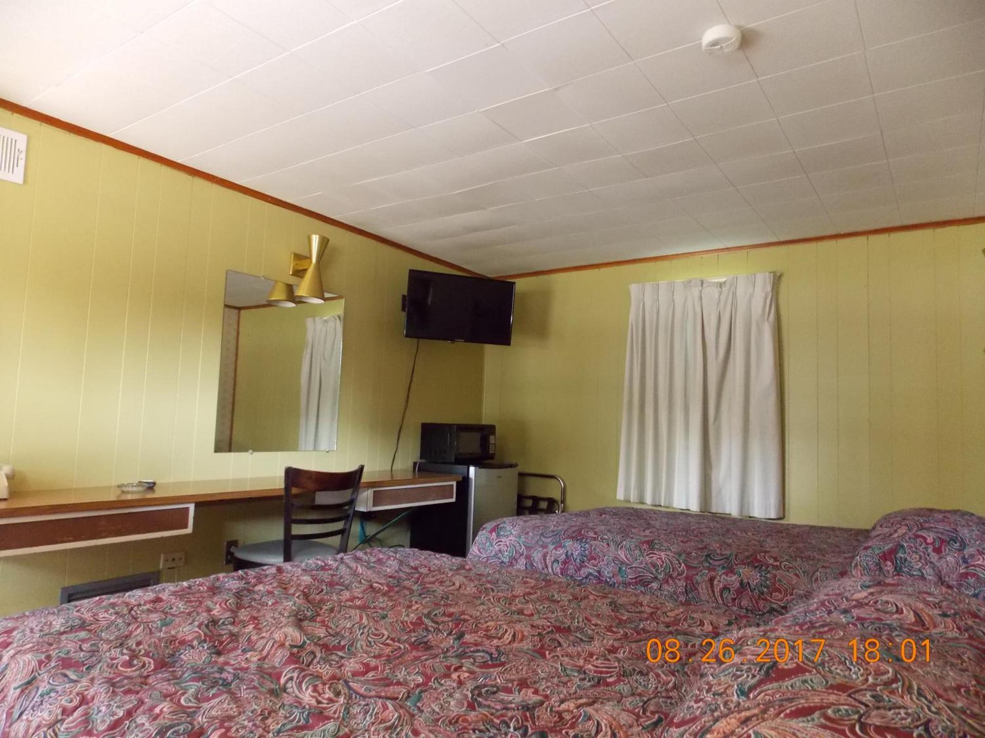 Melody Motor Lodge photo 11