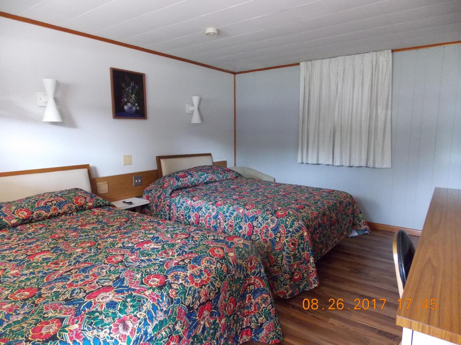 Melody Motor Lodge photo 15