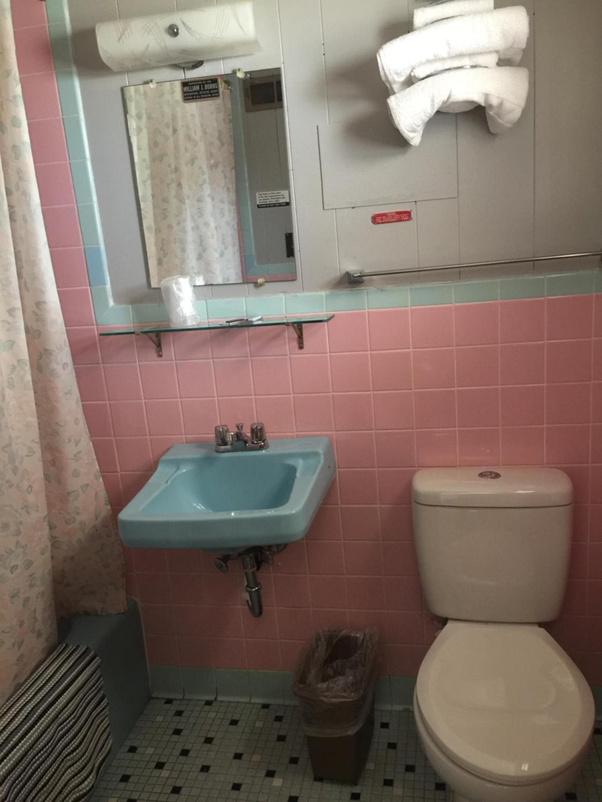 Melody Motor Lodge photo 19