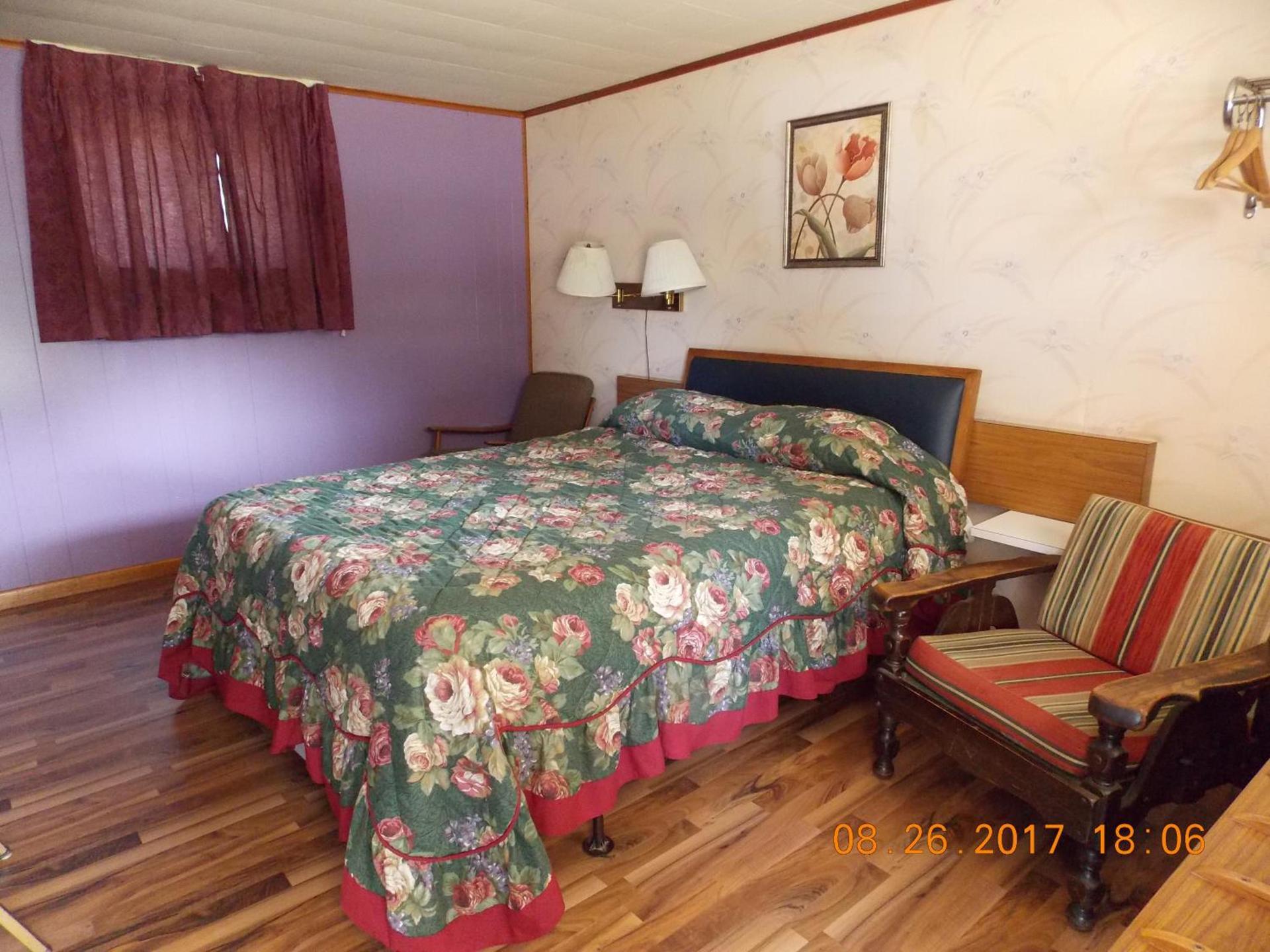 Melody Motor Lodge photo 9