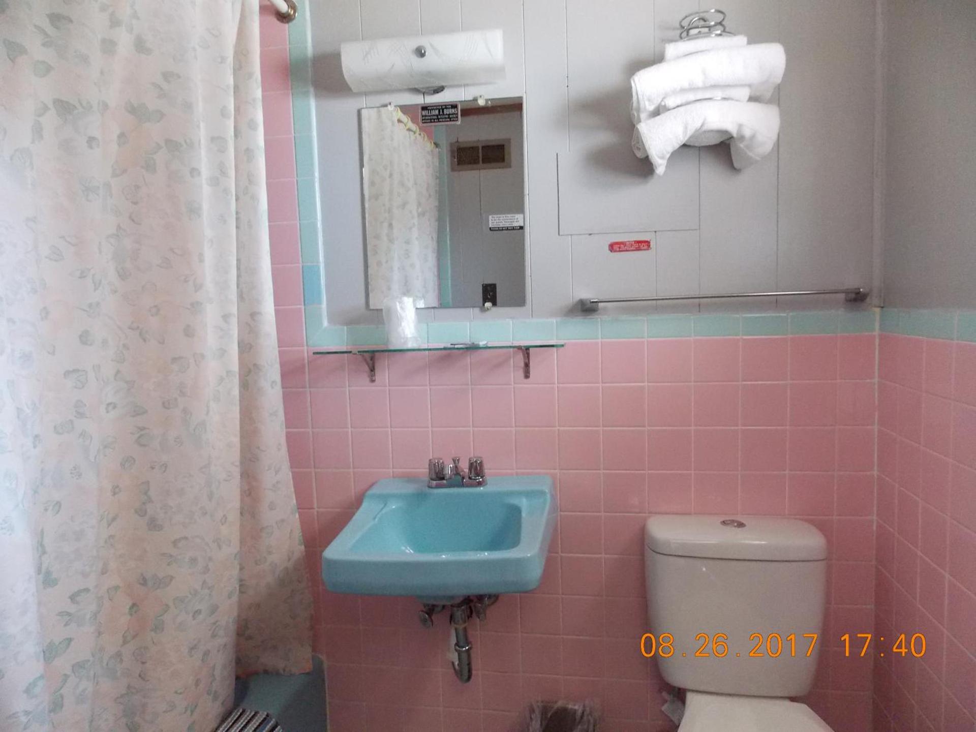 Melody Motor Lodge photo 22