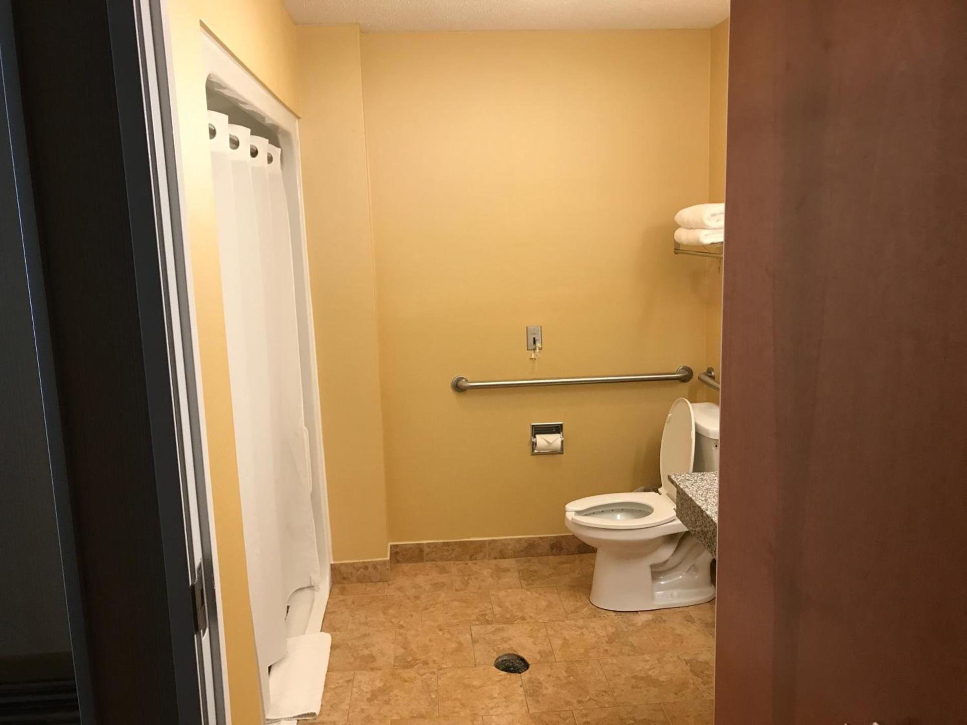 Best Western Plus New England Inn & Suites photo 65