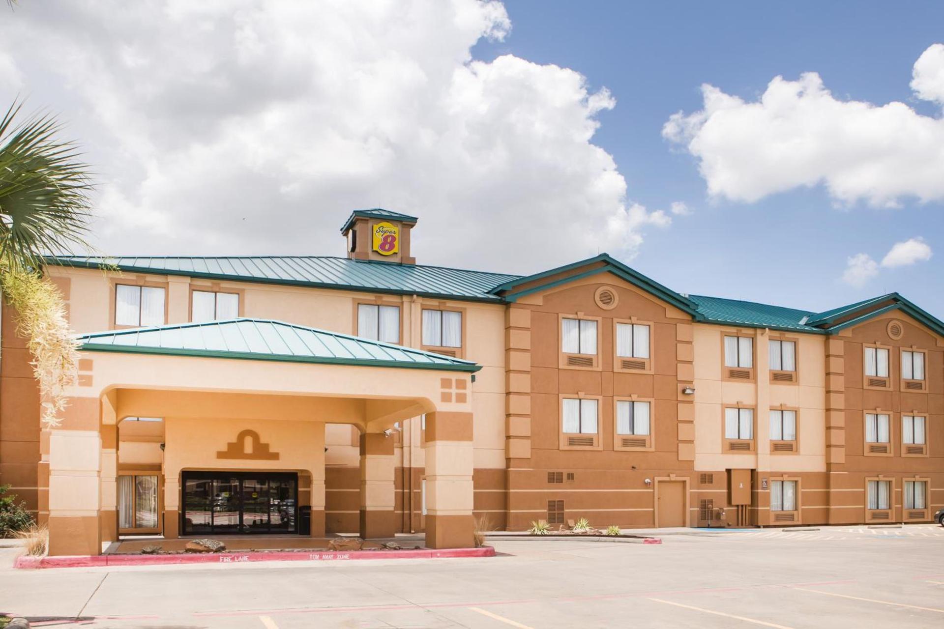 Super 8 by Wyndham Port Arthur/Nederland Area photo 30