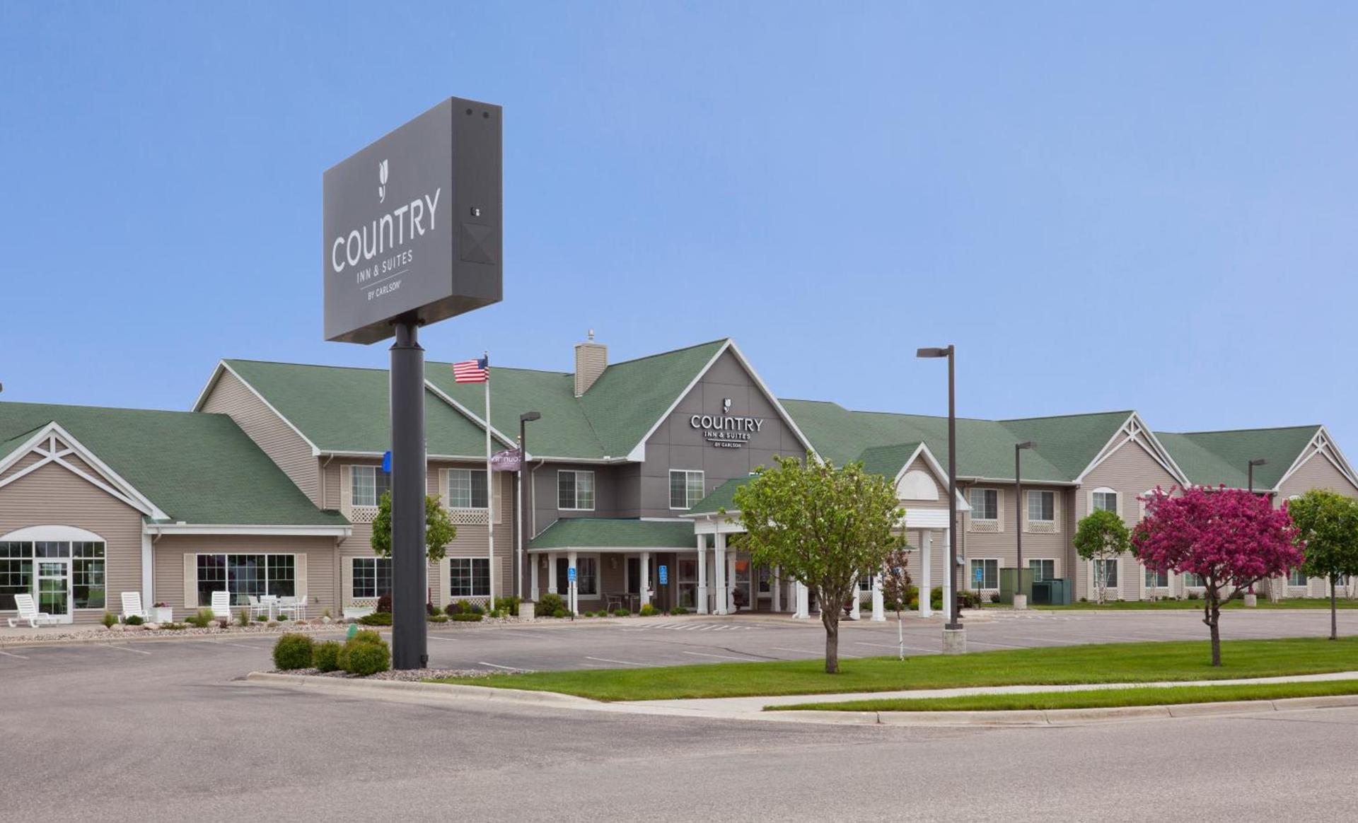 Country Inn & Suites by Radisson, Willmar, MN photo 29