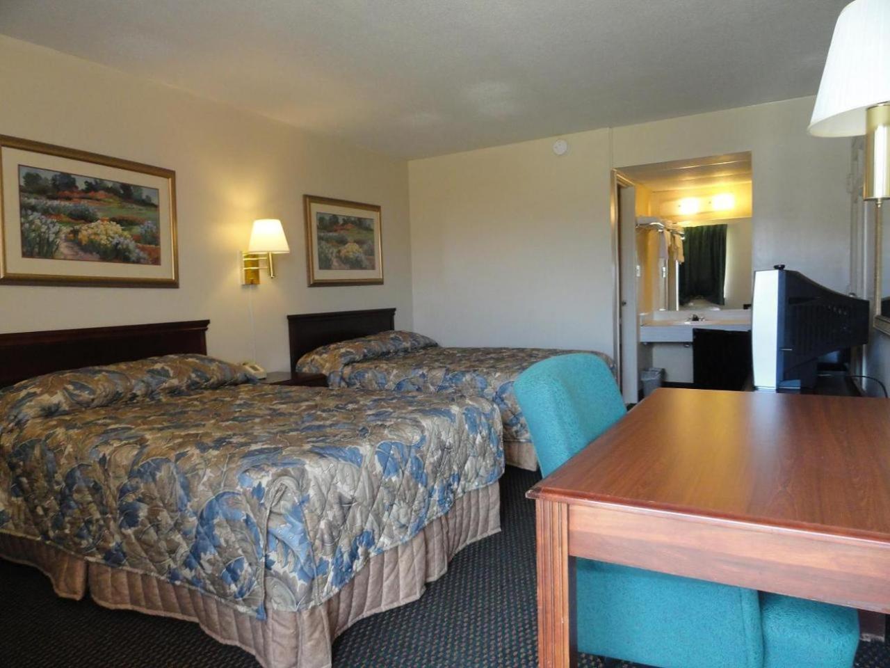 Red Carpet Inn (formerly Royal Inn) photo 6