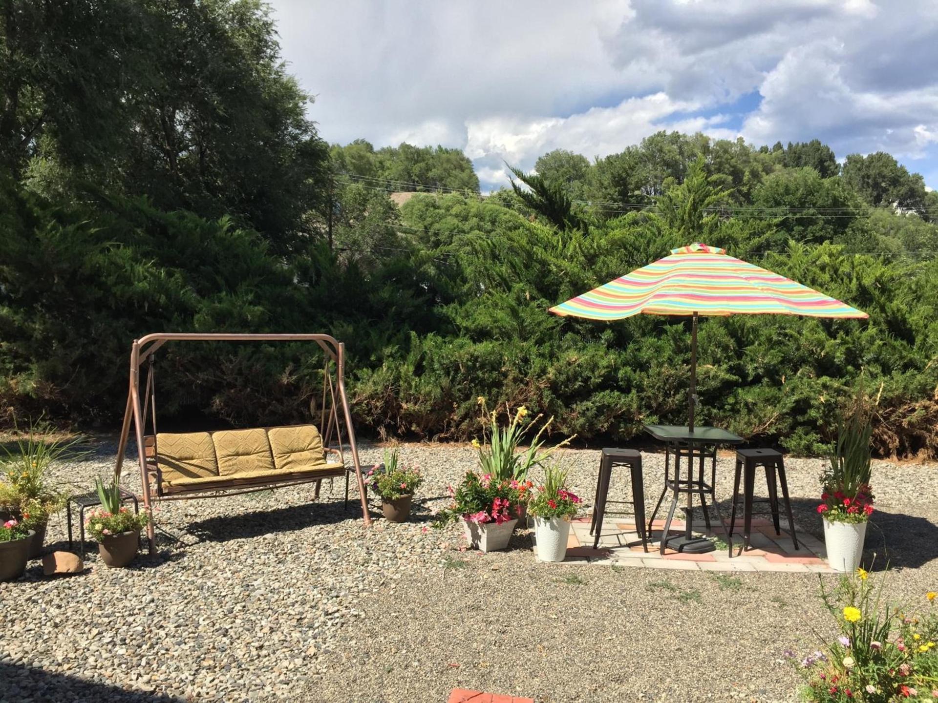 Hotchkiss Inn Motel photo 25