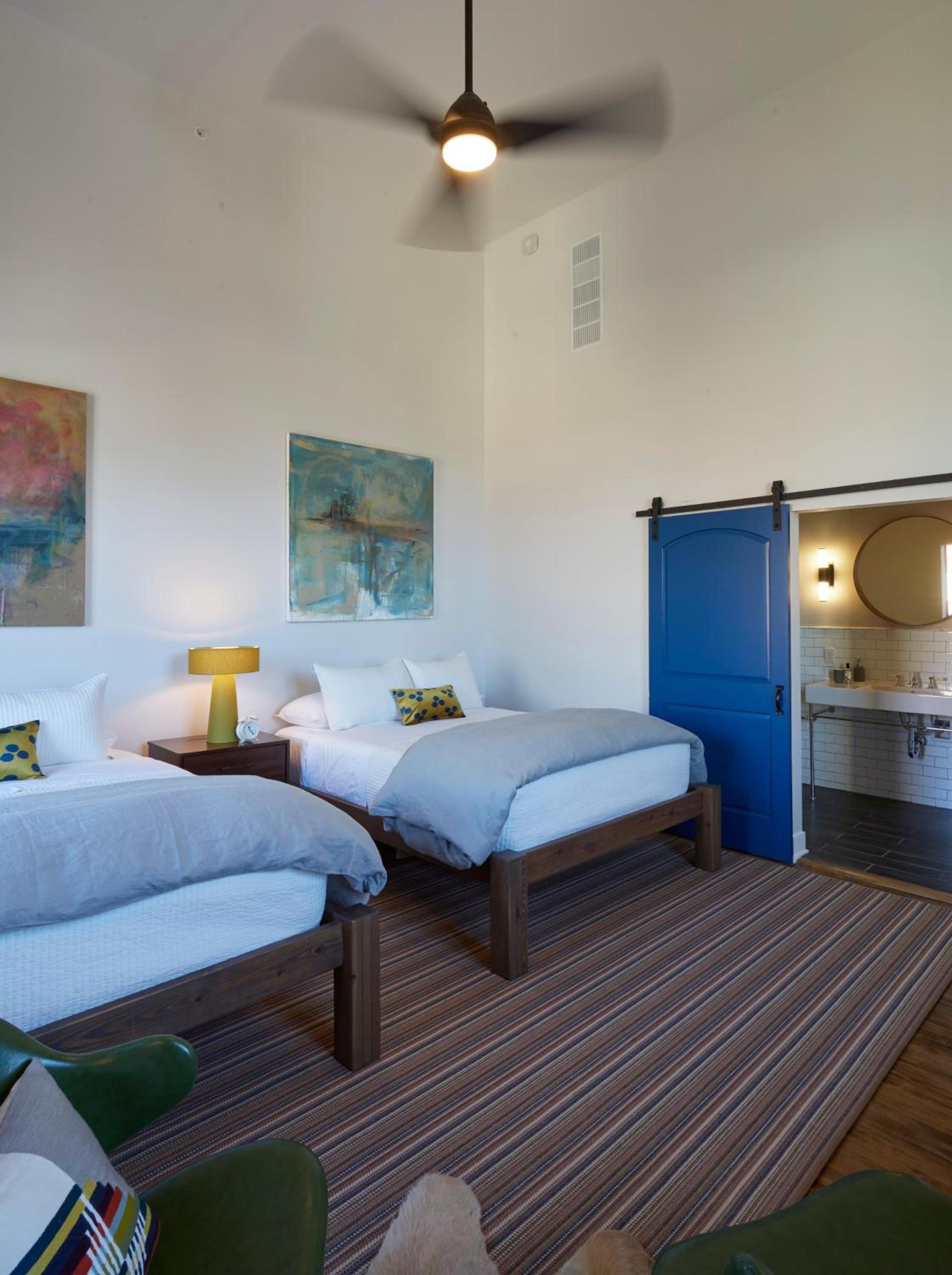 Kinn Guesthouse Bay View photo 22