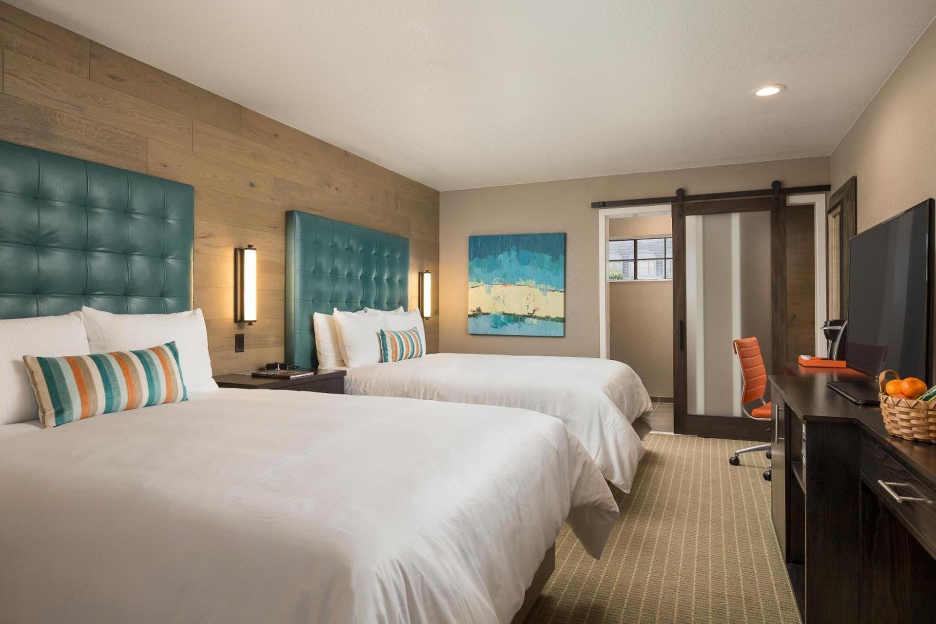 Wave Street Inn photo 40