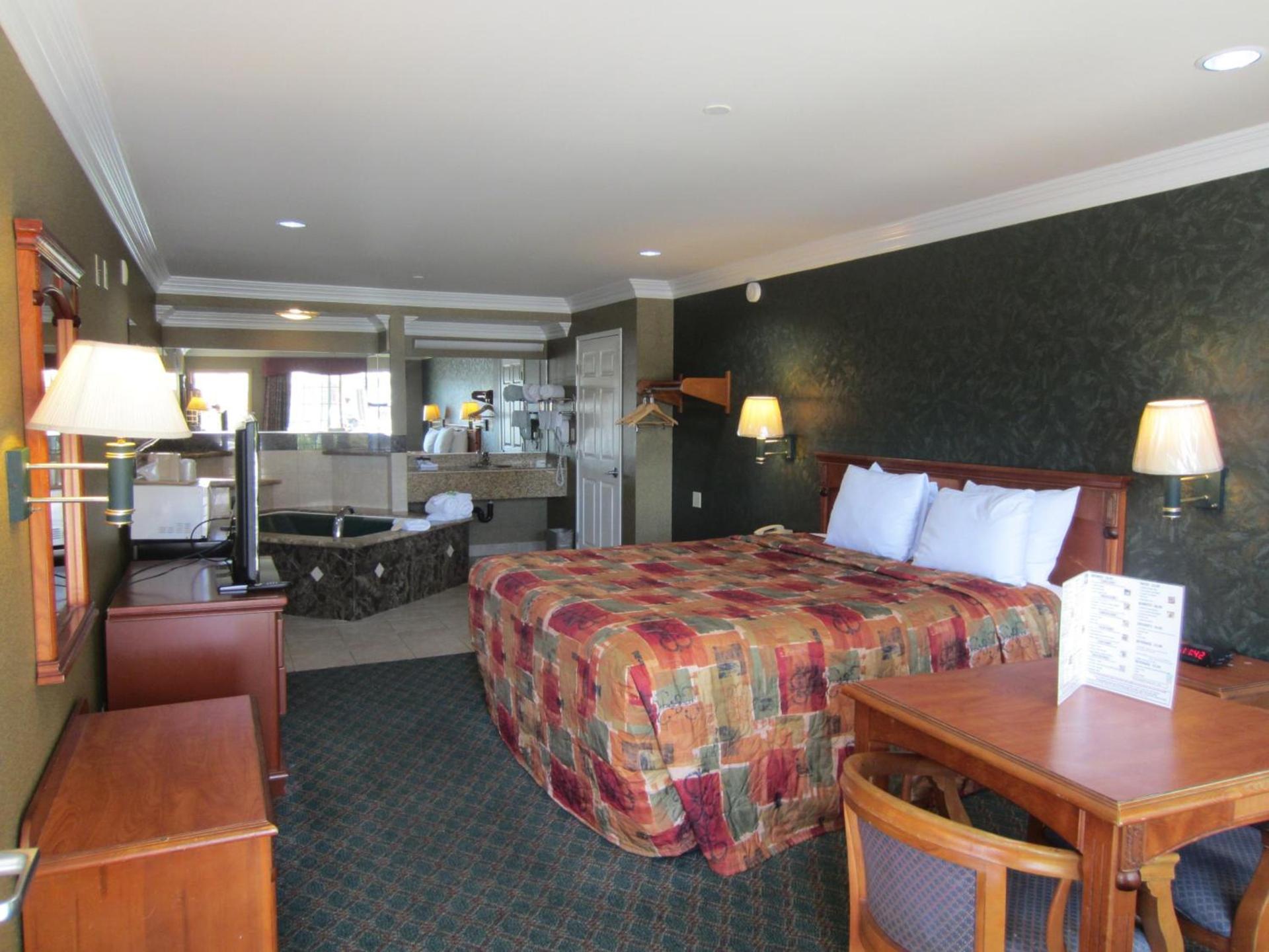 Crystal Inn Suites & Spas photo 18