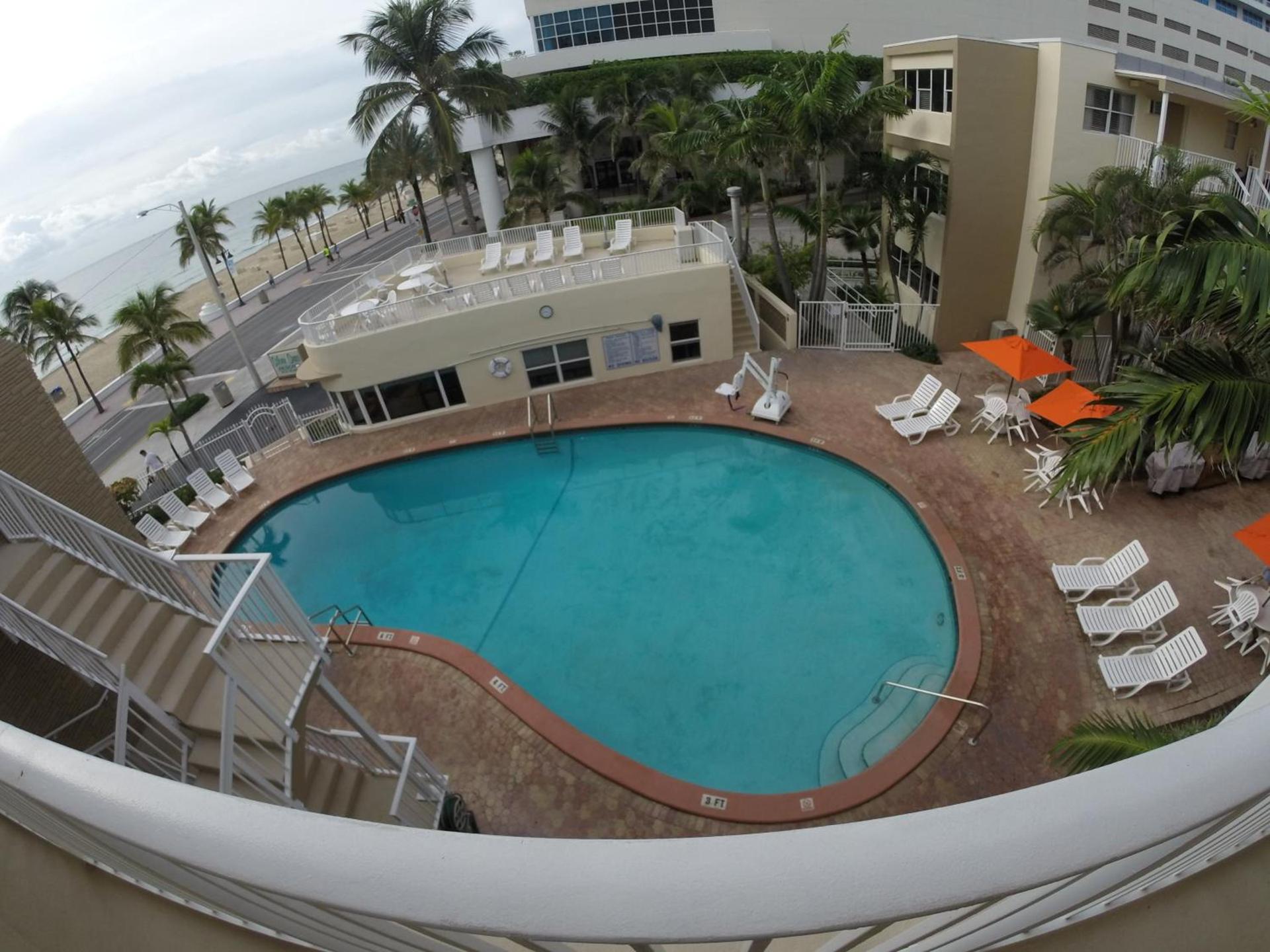 Silver Seas Beach Resort photo 2