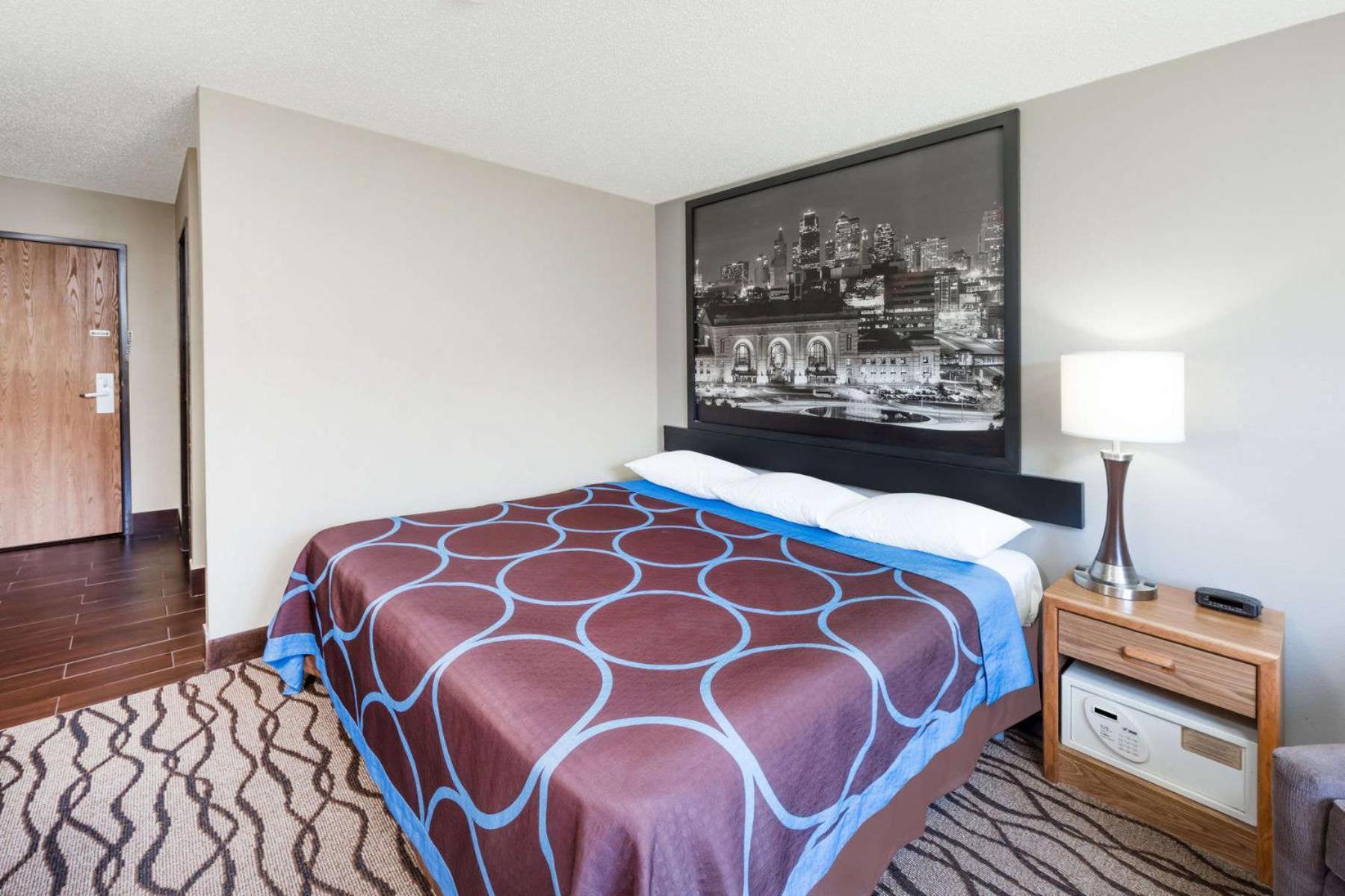 Super 8 by Wyndham West Plains photo 9