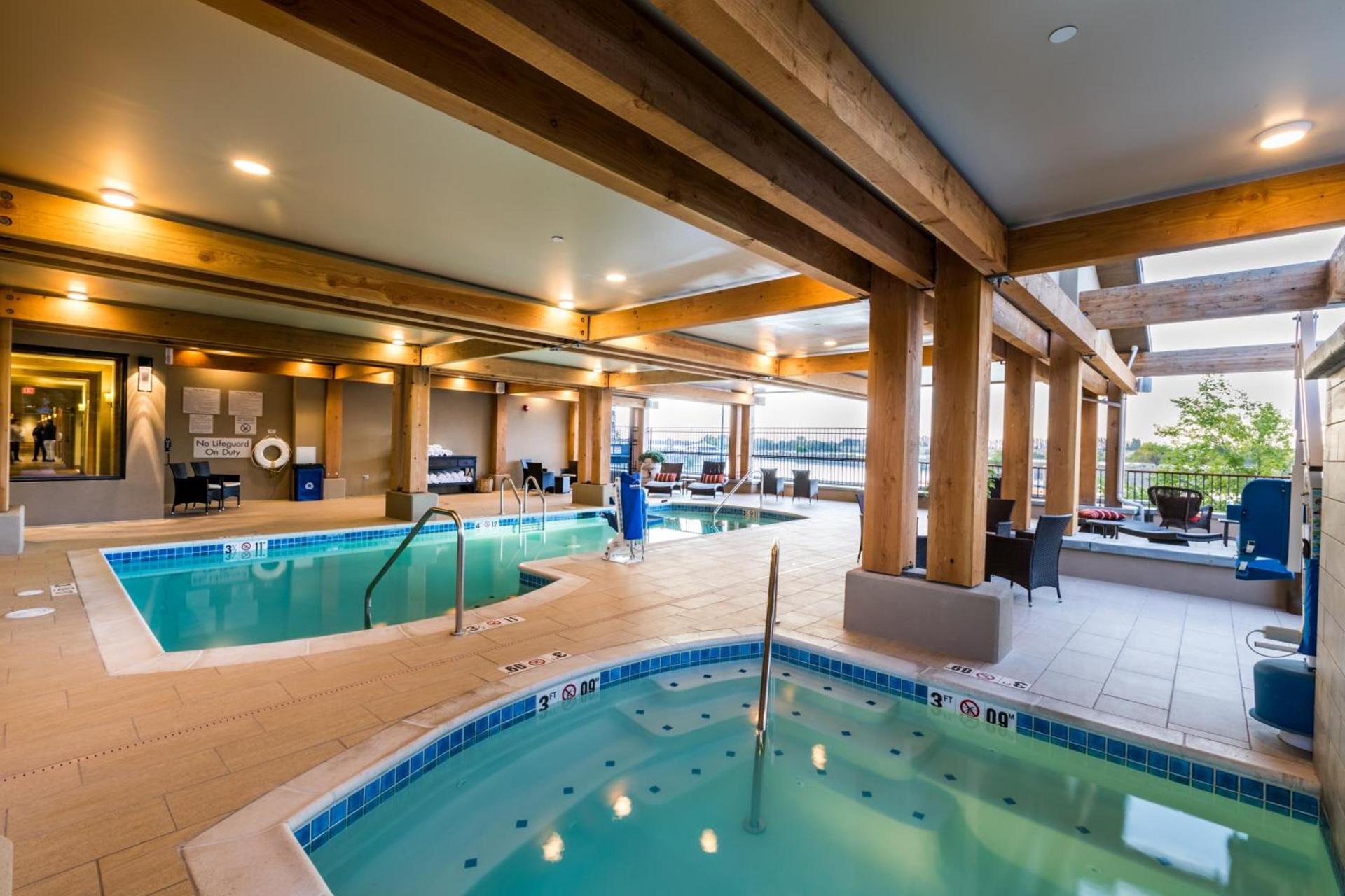 The Lodge at Columbia Point photo 2