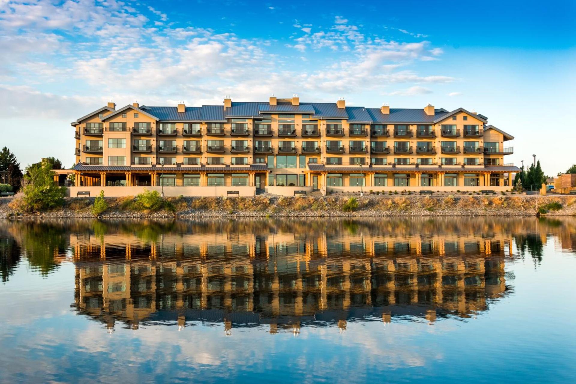 The Lodge at Columbia Point photo 14