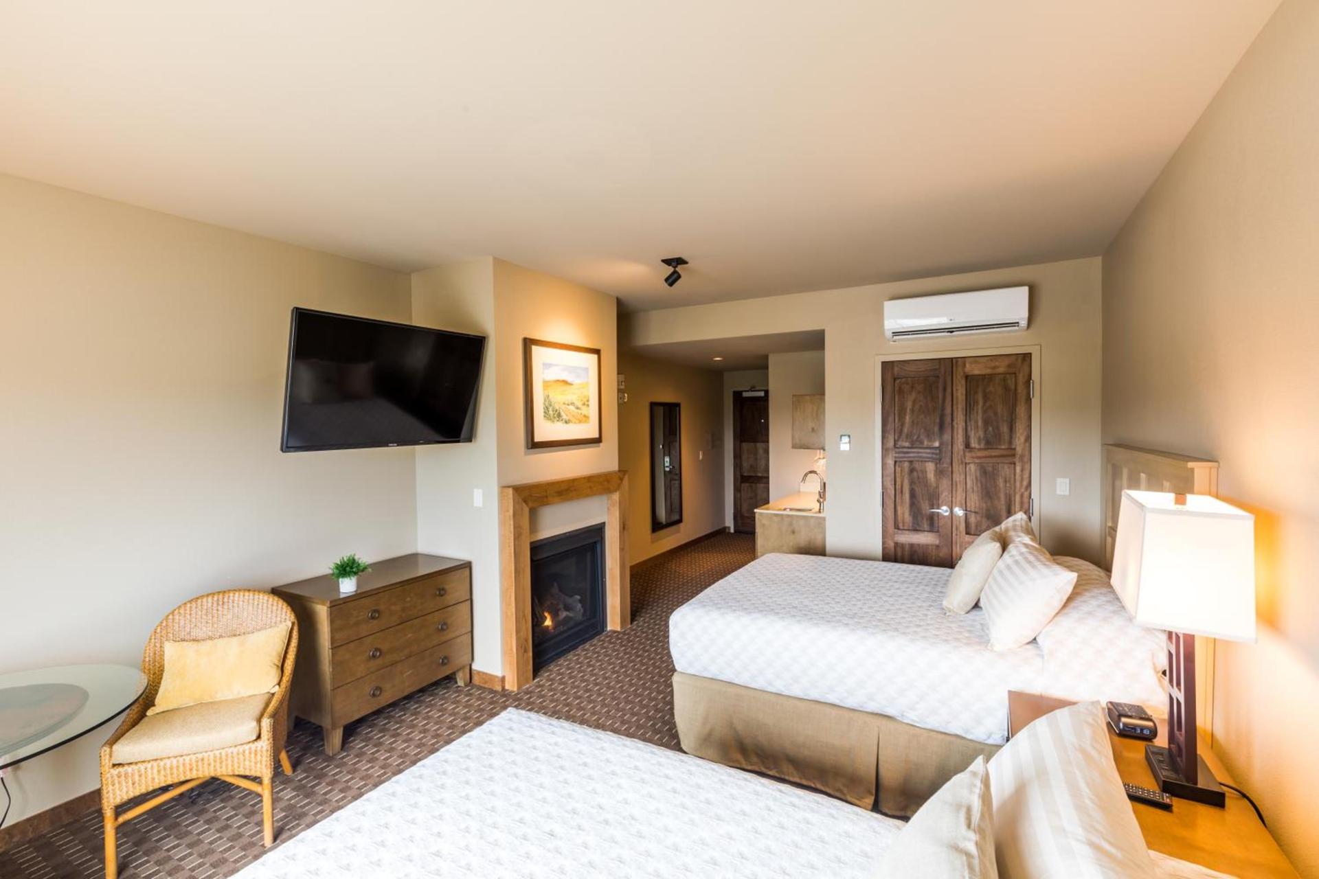 The Lodge at Columbia Point photo 9