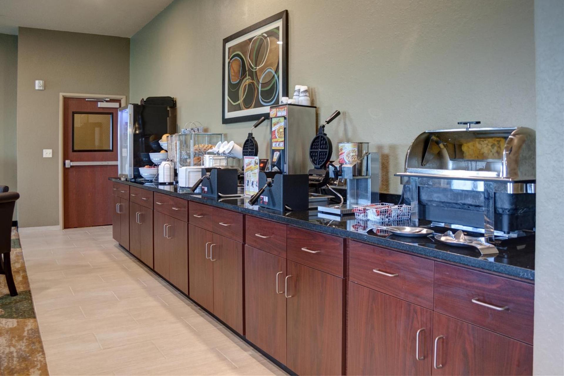 Cobblestone Hotel and Suites - Jefferson photo 10