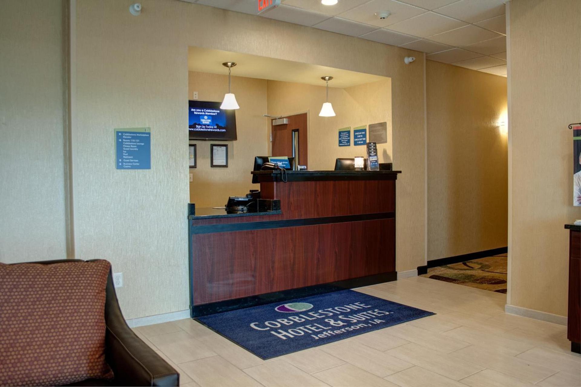 Cobblestone Hotel and Suites - Jefferson photo 4