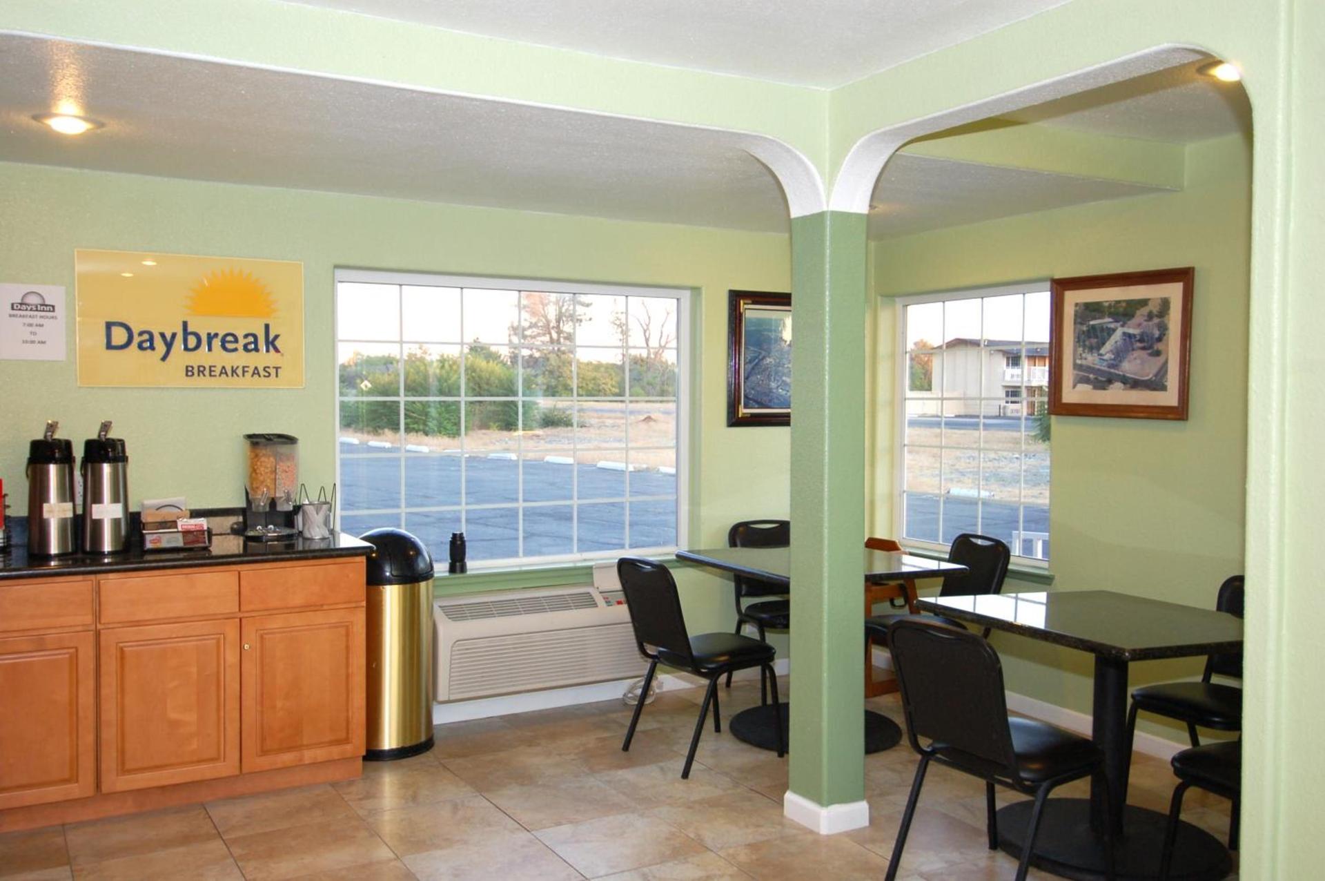 Days Inn by Wyndham Oroville photo 13