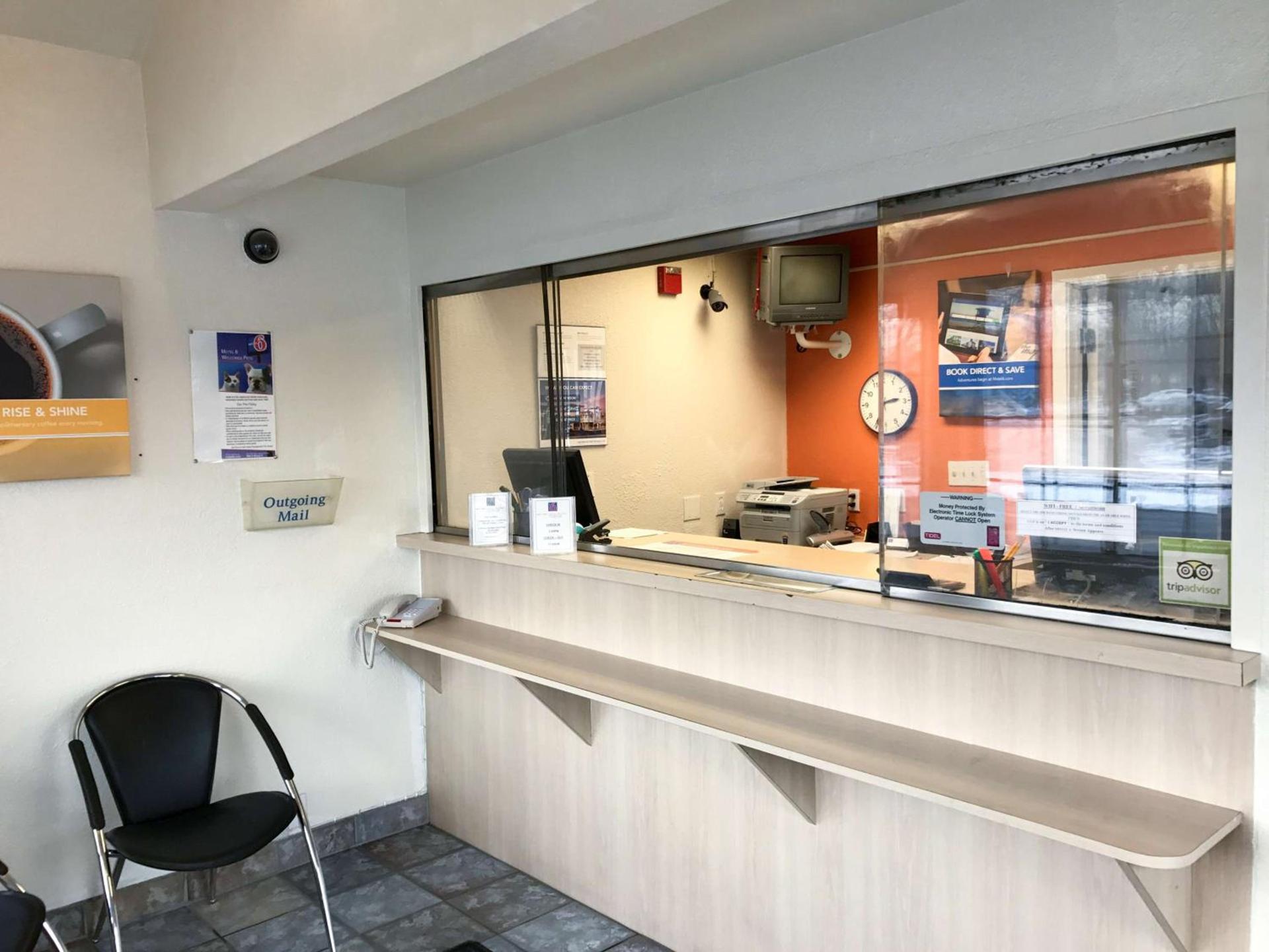 Motel 6-Enfield, CT - Hartford photo 6
