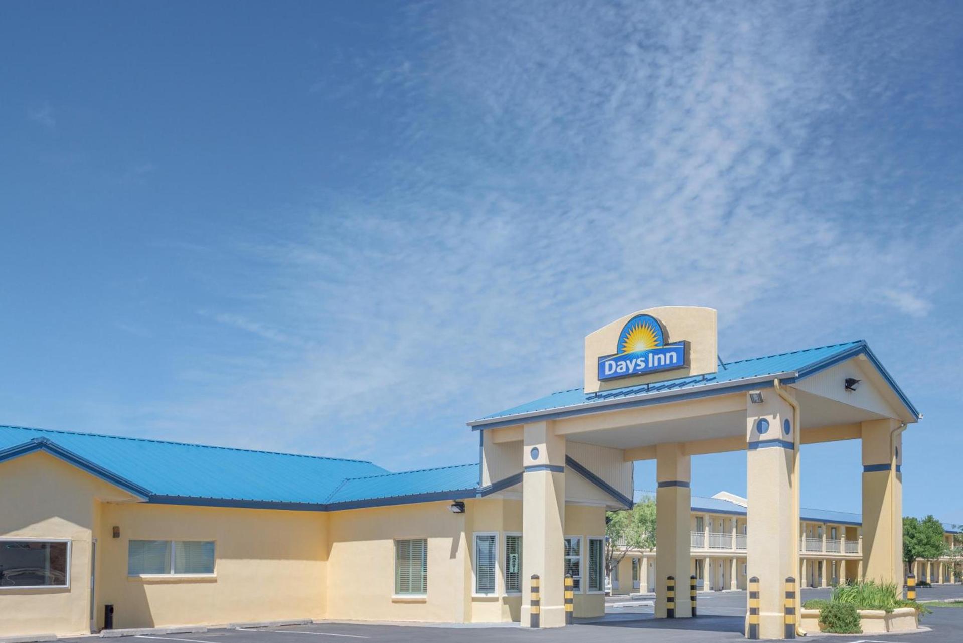 Days Inn by Wyndham Deming photo 9