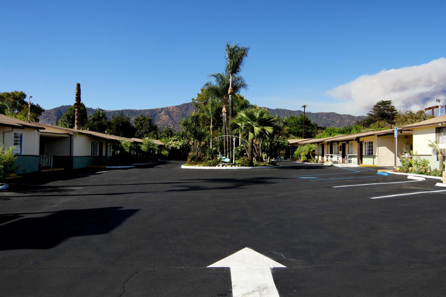 Palm Tropics Motel photo 33