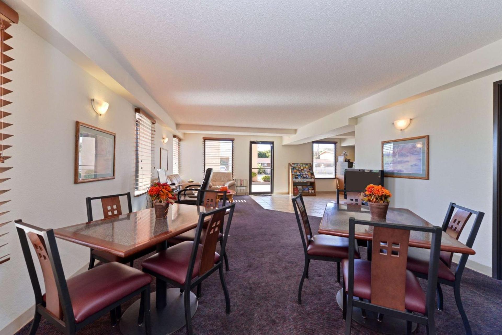 Executive Plus Inn and Suites photo 11