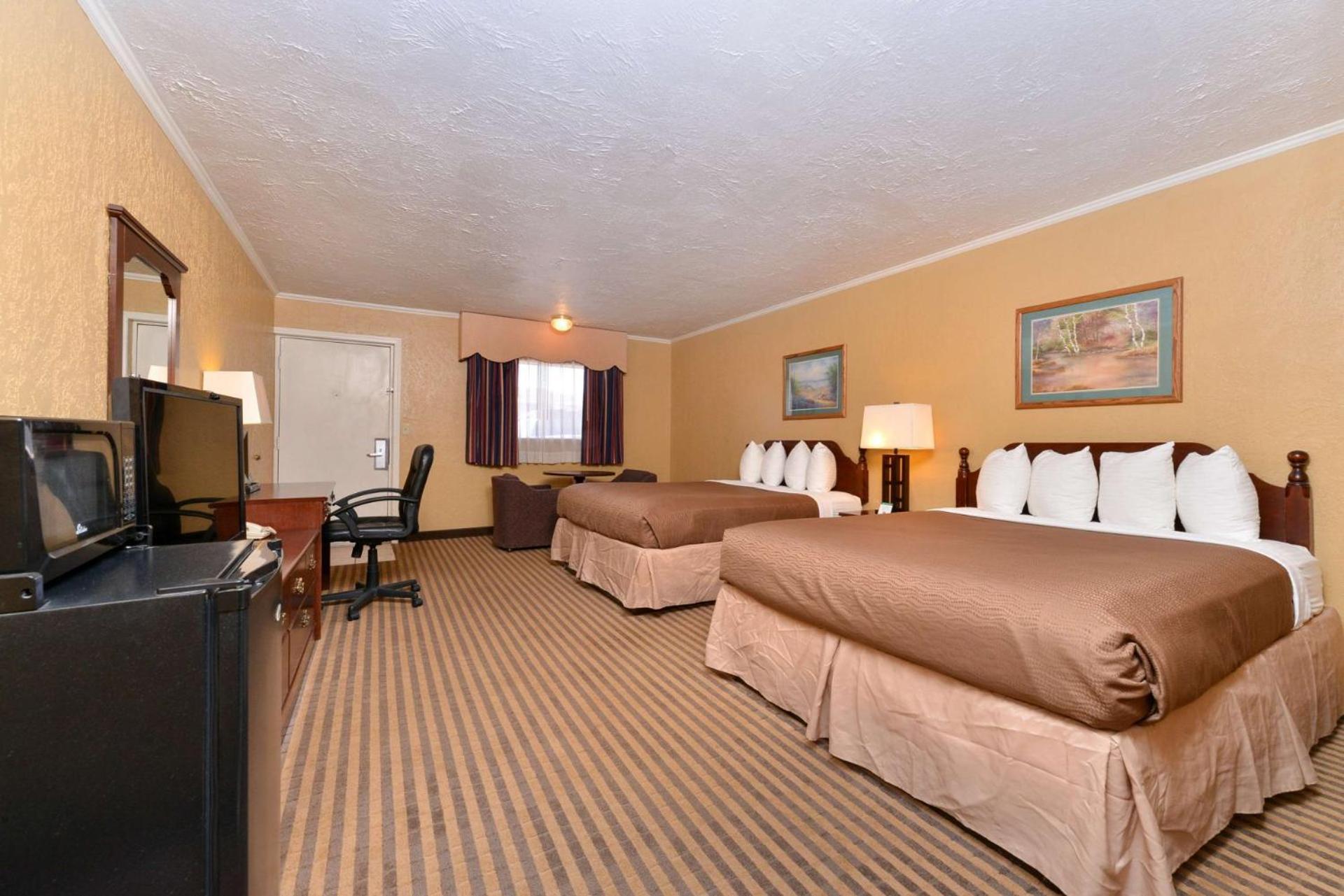 Executive Plus Inn and Suites photo 9