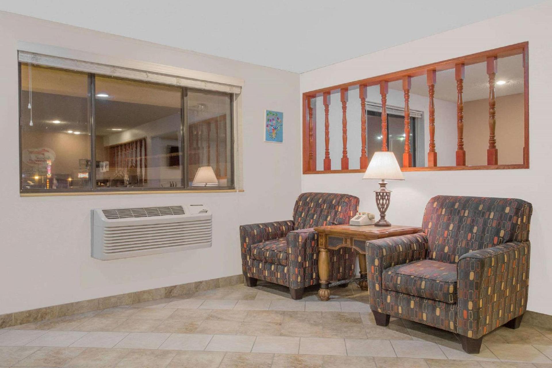 Super 8 by Wyndham Winnemucca NV photo 29
