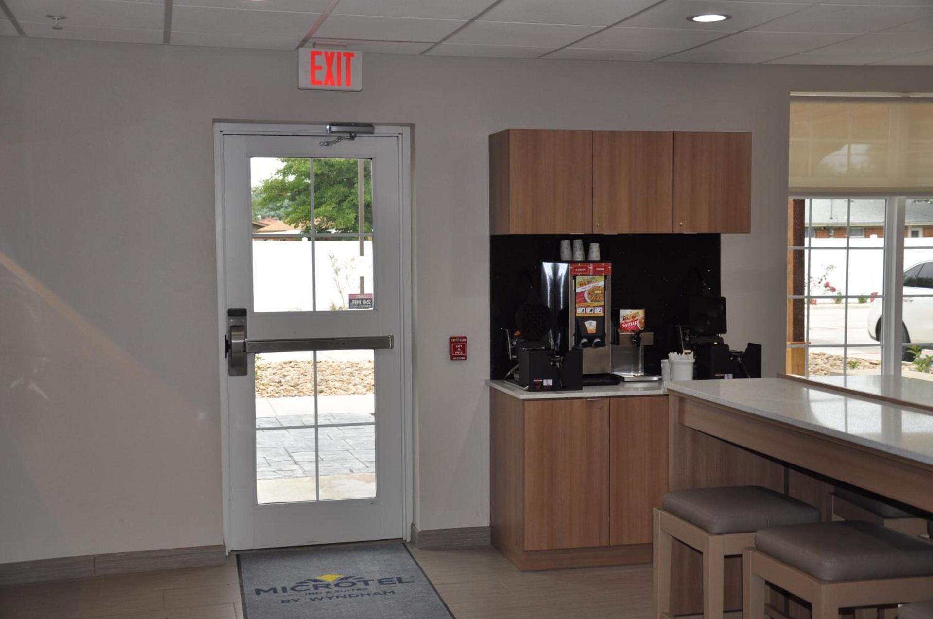 Microtel Inn & Suites by Wyndham Lubbock photo 22