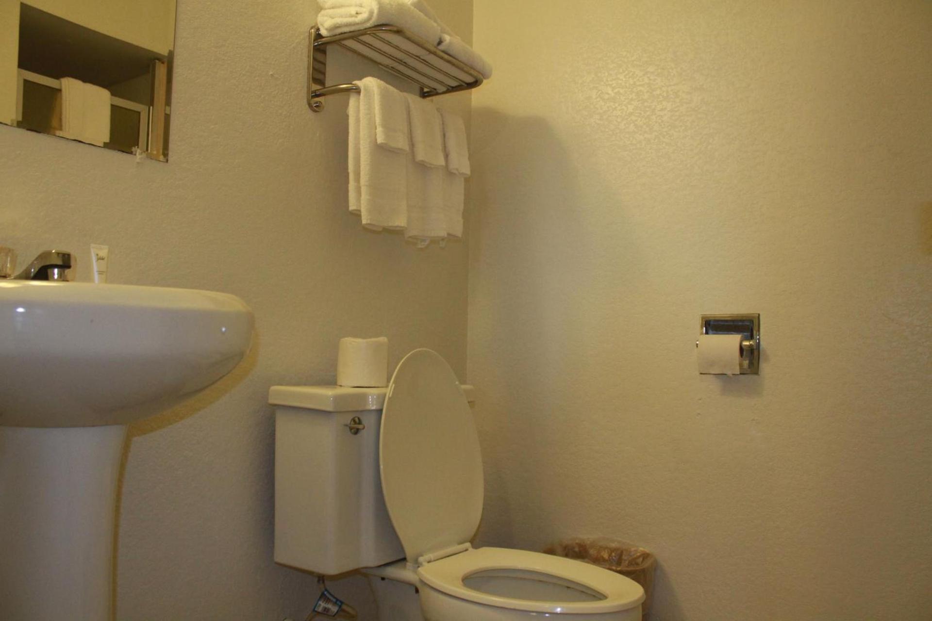 Royal Inn photo 11