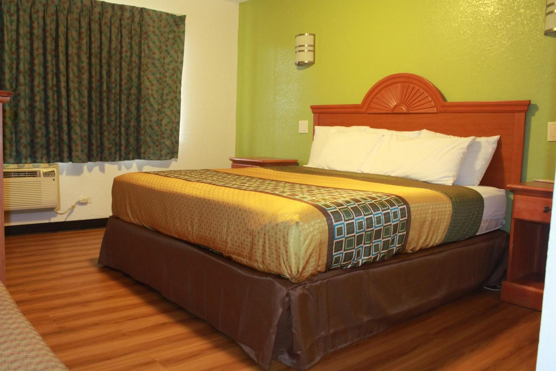 Royal Inn photo 13