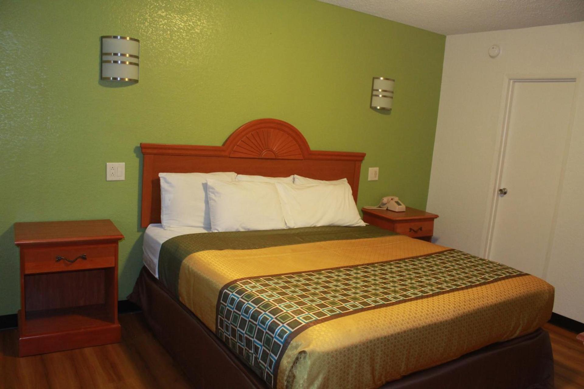 Royal Inn photo 12