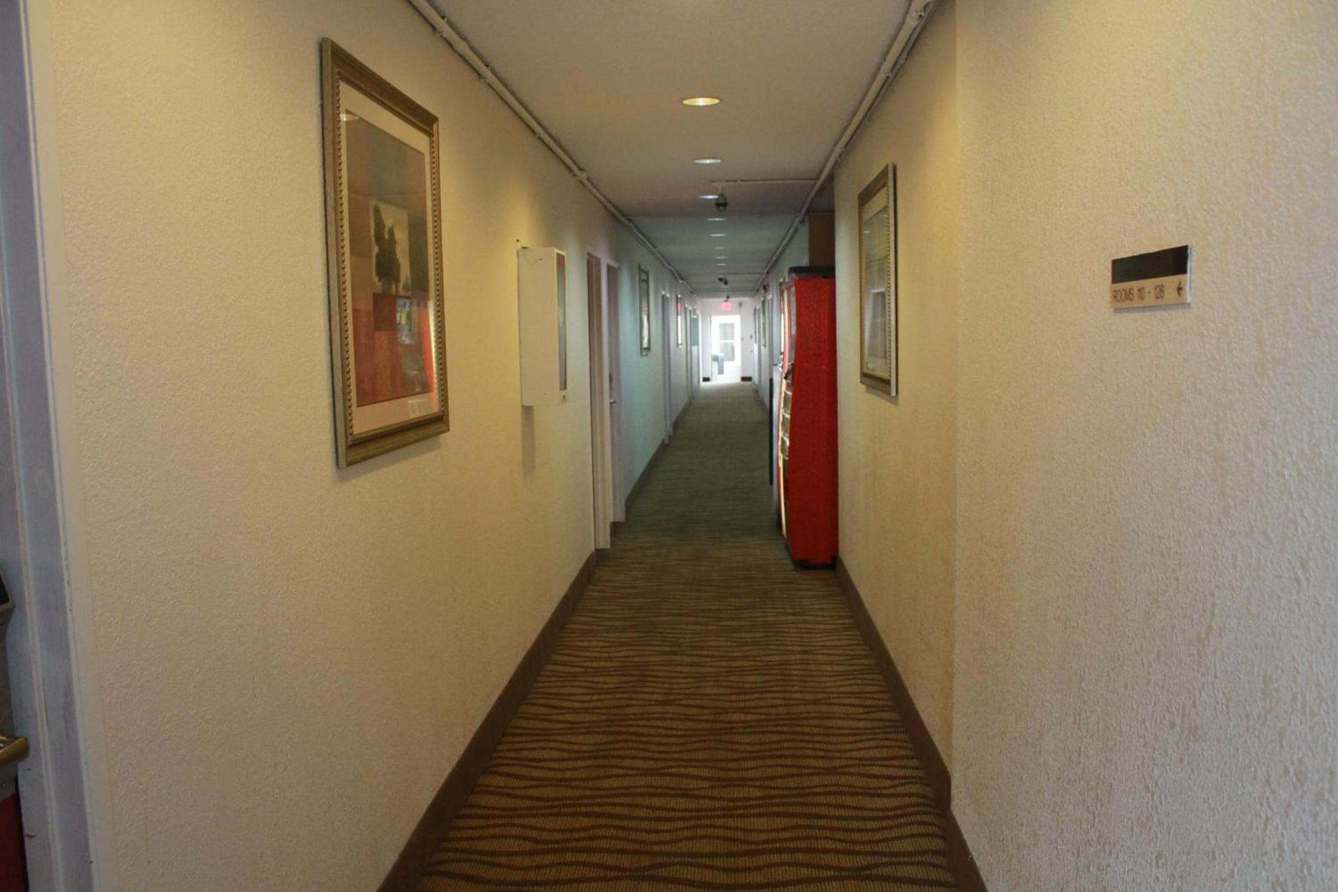 Royal Inn photo 8