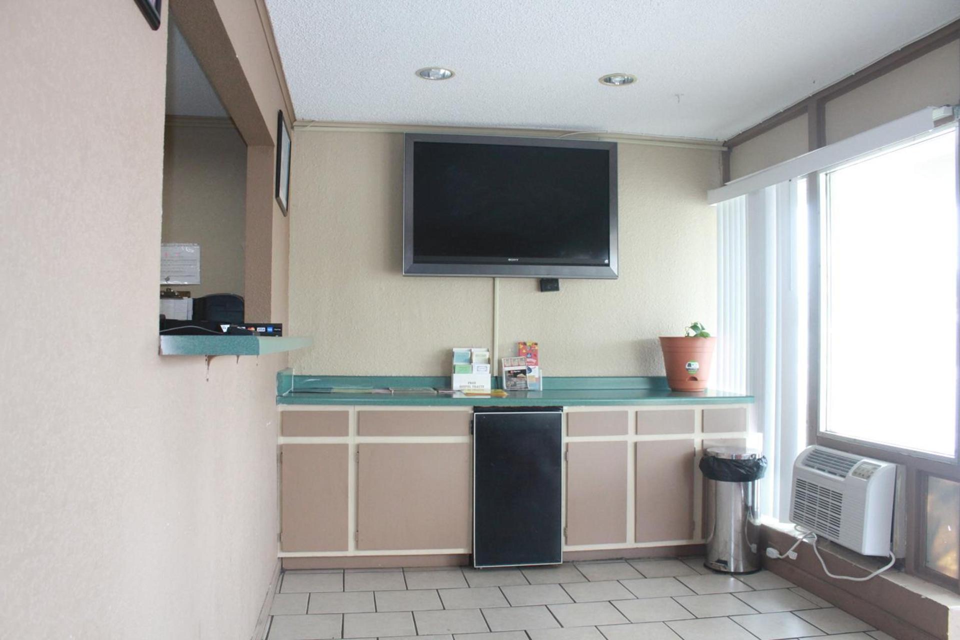 Royal Inn photo 7
