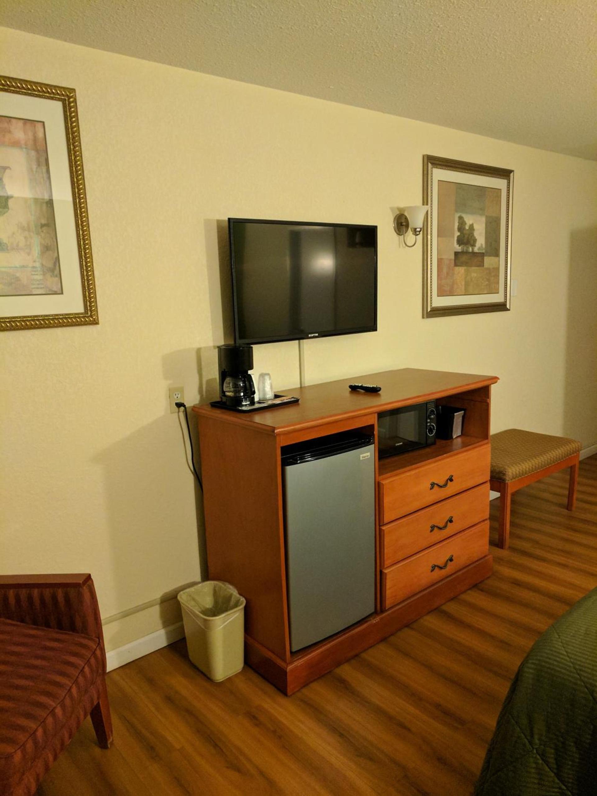 Royal Inn photo 3