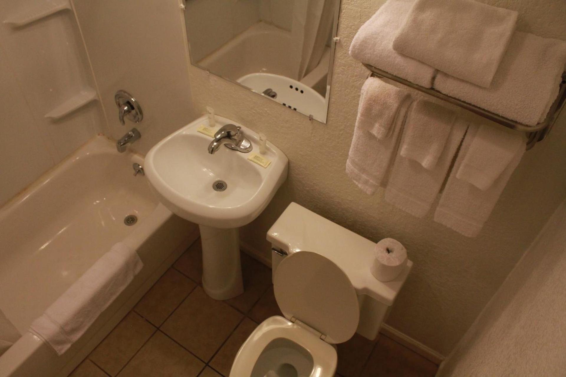 Royal Inn photo 6