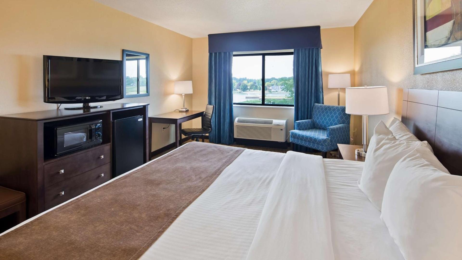 Best Western Port Huron Blue Water Bridge photo 29