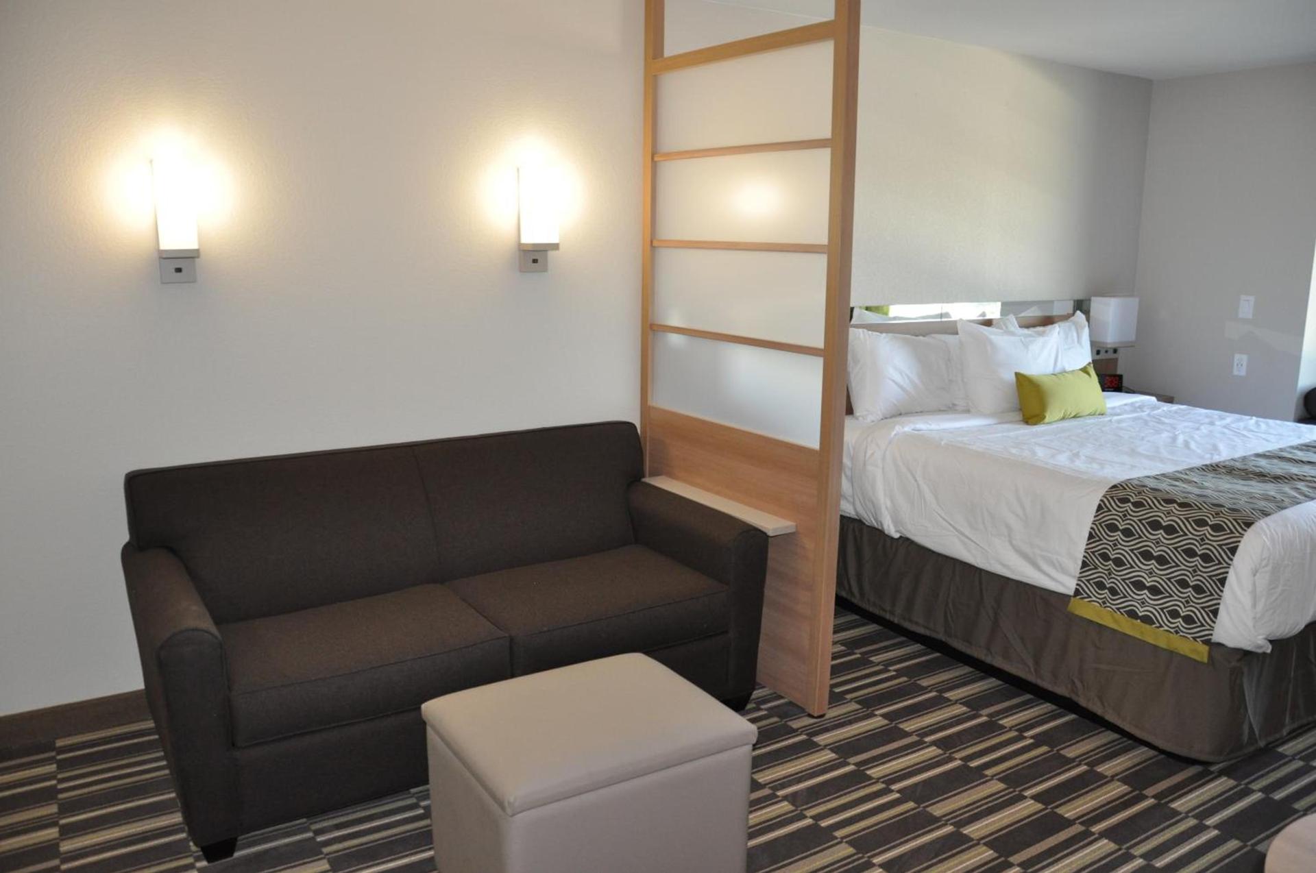 Microtel Inn & Suites by Wyndham Lubbock photo 14