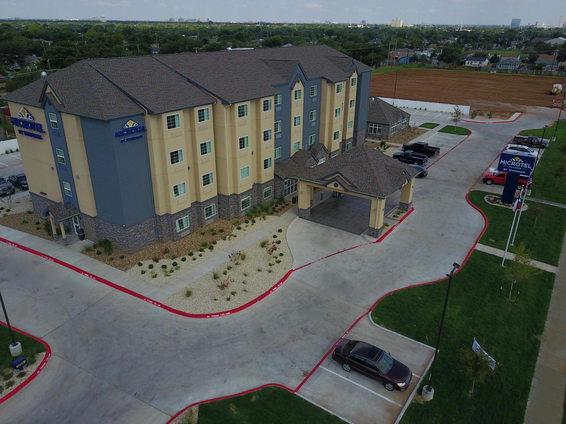 Microtel Inn & Suites by Wyndham Lubbock photo 4