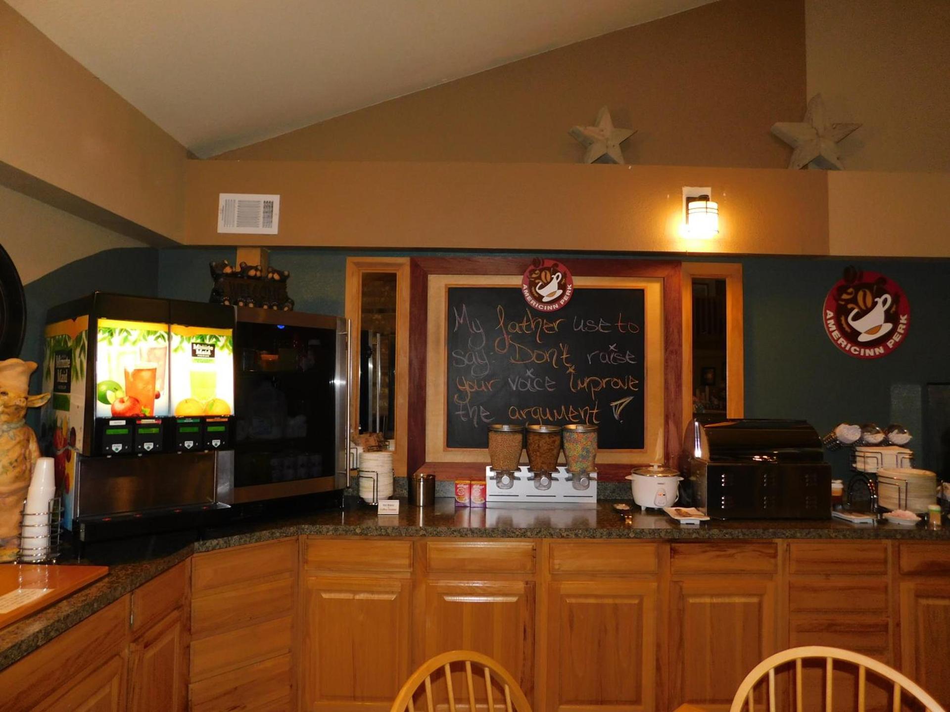 AmericInn by Wyndham Oscoda Near AuSable River photo 7