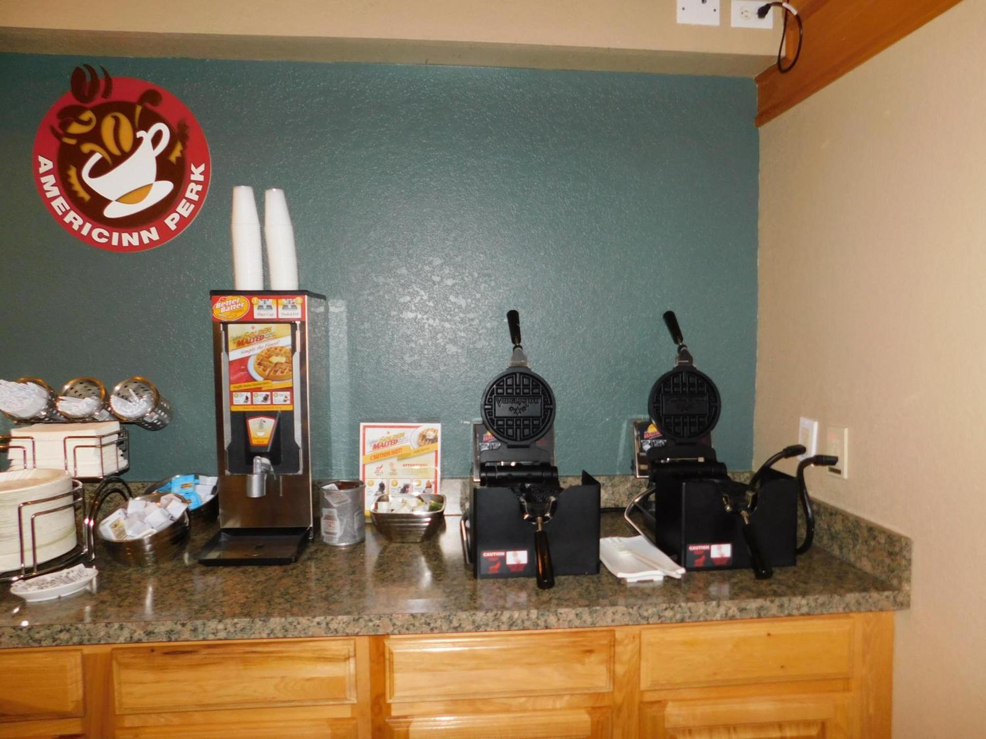 AmericInn by Wyndham Oscoda Near AuSable River photo 8