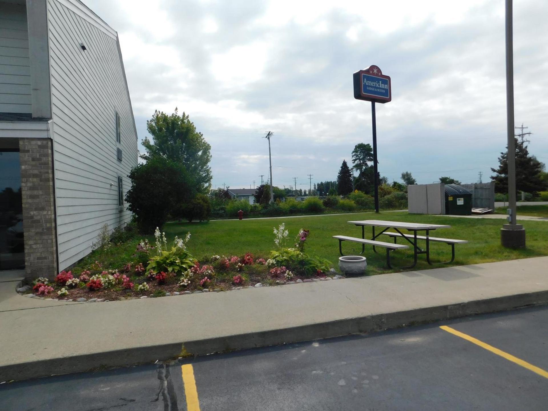 AmericInn by Wyndham Oscoda Near AuSable River photo 3