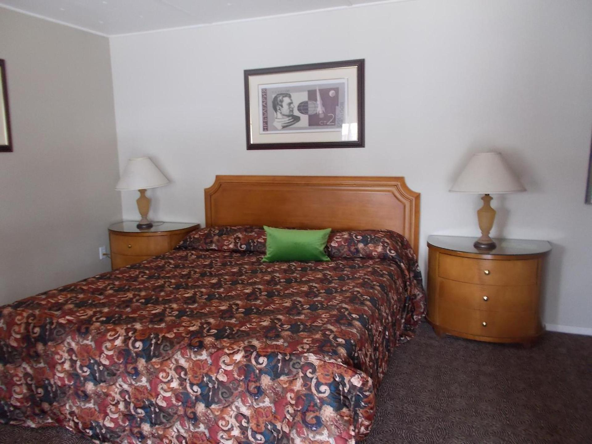 Atomic Inn Beatty Near Death Valley photo 12