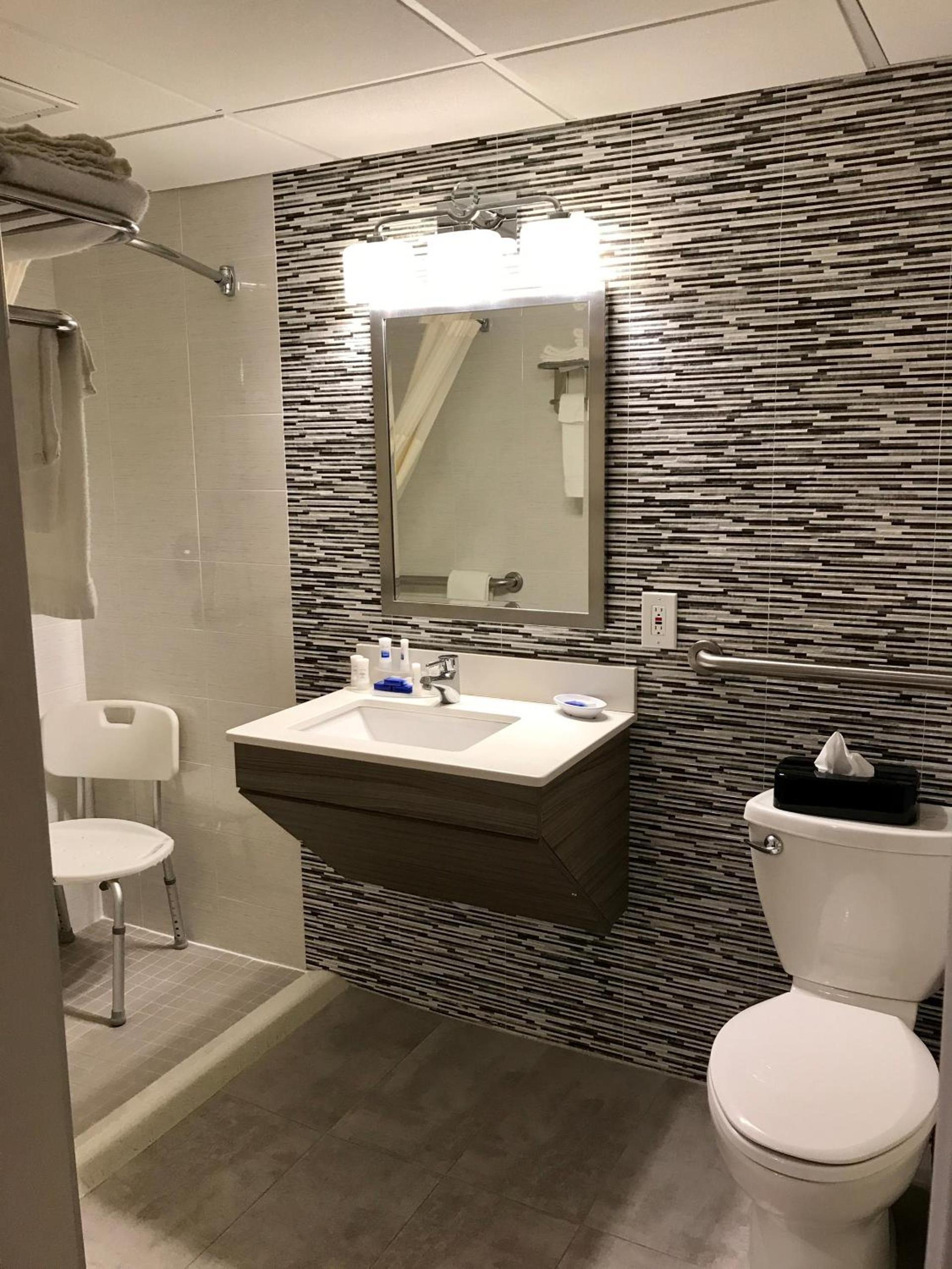Best Western Plus Brooklyn Bay Hotel photo 42