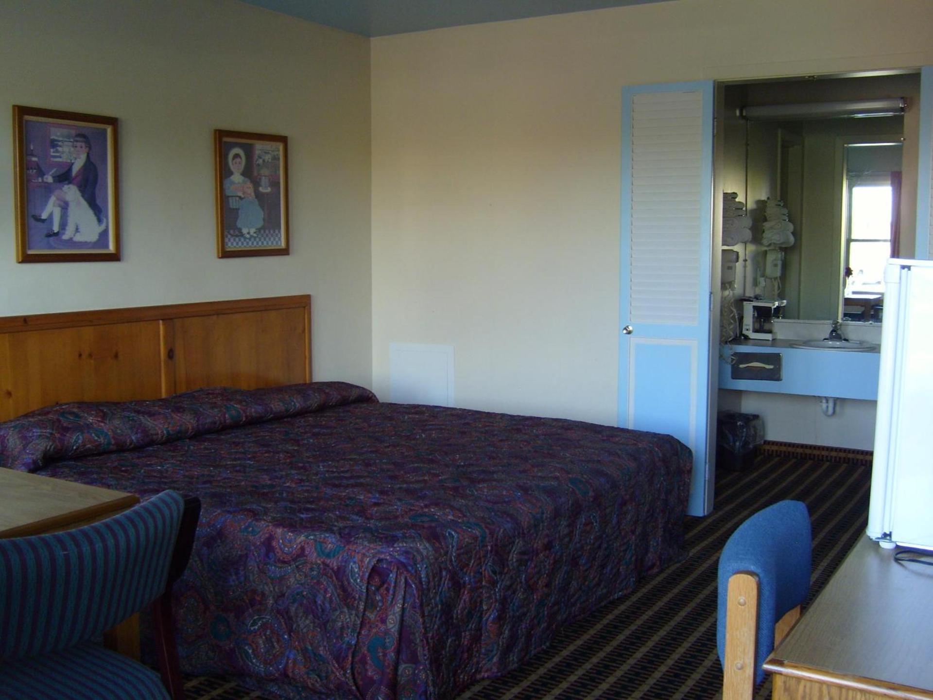 Relax Inn - Shelby photo 6