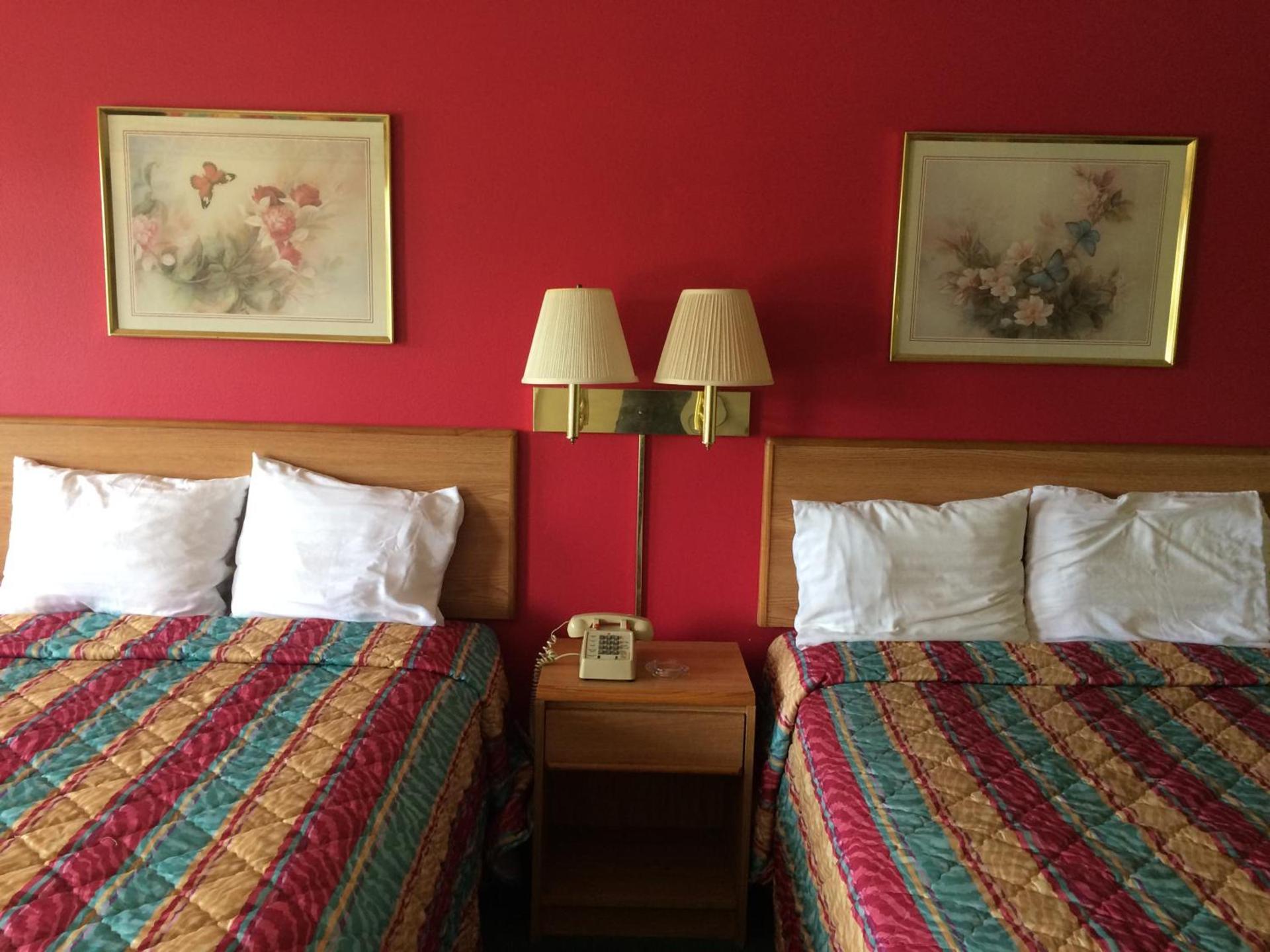 Western Motel - Camilla photo 9