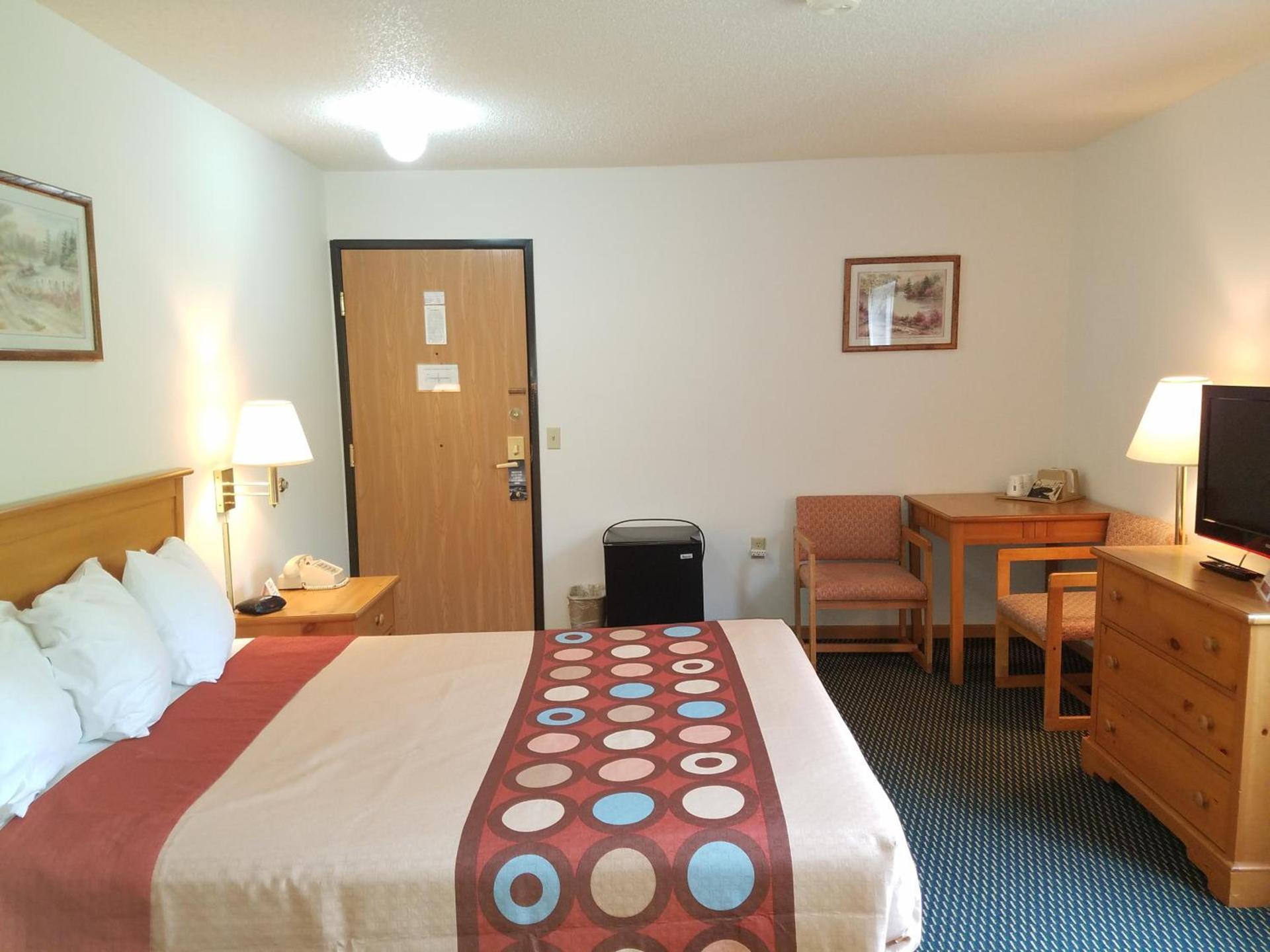 Super 8 by Wyndham Phillips photo 26